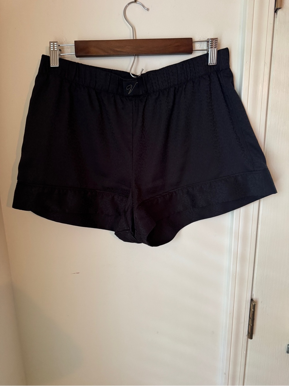 Victoria's Secret Black Leopard Print Pajama Shorts Size Medium